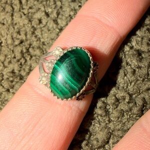 Silver Native American Navajo Green Malachite Stone Ring